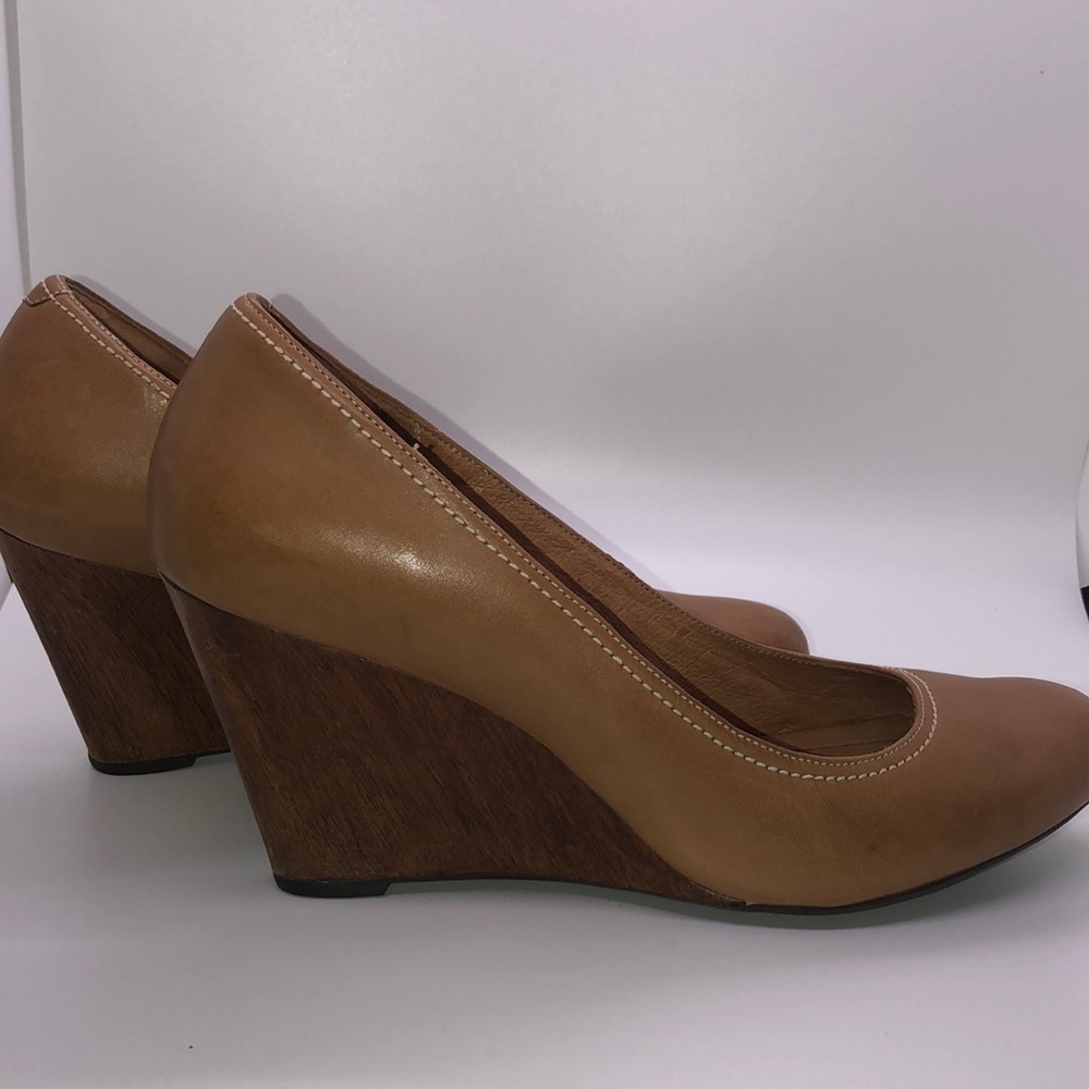 Tan Clark’s Indigo wedges